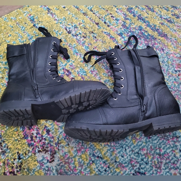 Women's black size 7 Combat boots - Picture 5 of 7
